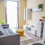 Apartmanhaz 哈卡尼