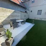 Apartmanhaz 公寓 哈卡尼