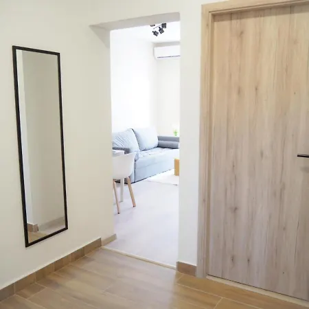 Apartmanhaz *