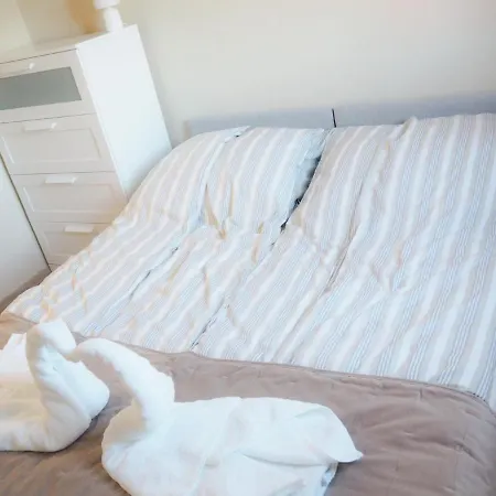 Apartmanhaz Lägenhet *