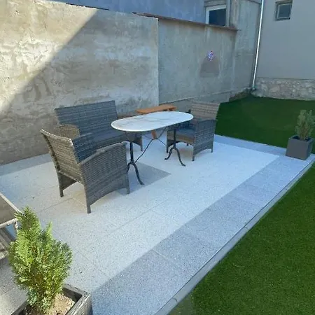 Lejlighed Apartmanhaz