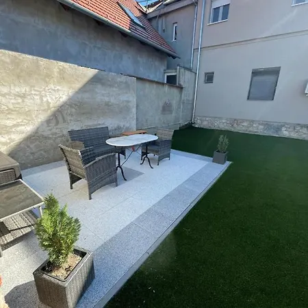 Apartmanhaz Lejlighed Harkány