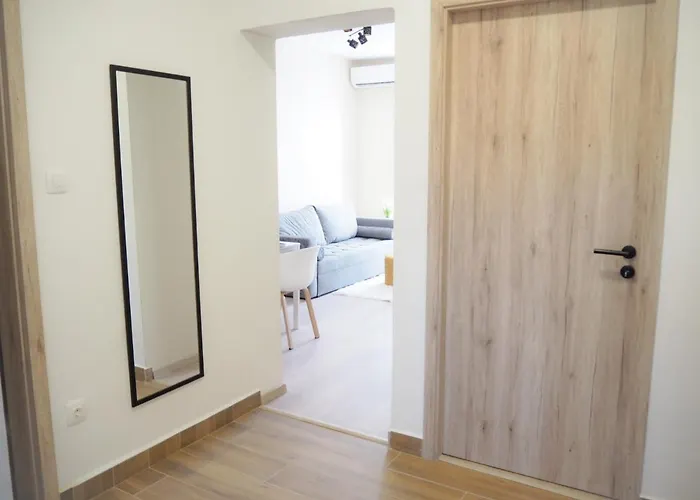 Apartmanhaz *