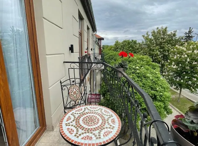 Apartman Apartmanhaz *